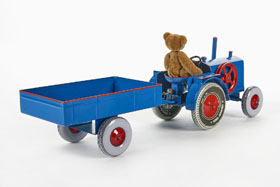 Tucher & Walther 100775 Traktor mit Anhänger mit Hermann Teddy