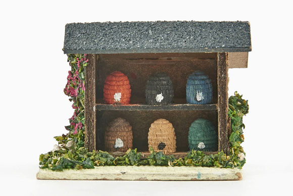 Creglinger Nr. 361 Bienenhaus mit farbigen Bienenkörben