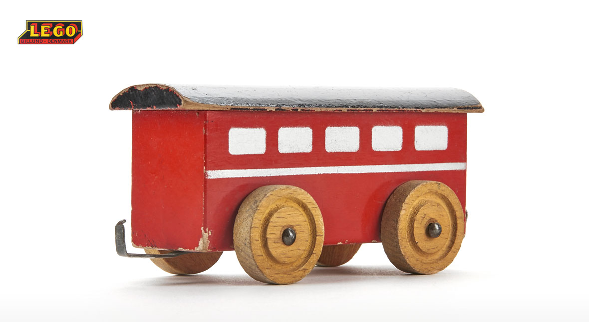 Lego Holzspielzeug Eisenbahn Personenwagen, Lego wooden railway passenger car