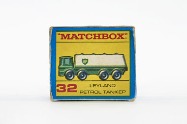 Matchbox 32 Leyland Petrol Tanker OVP