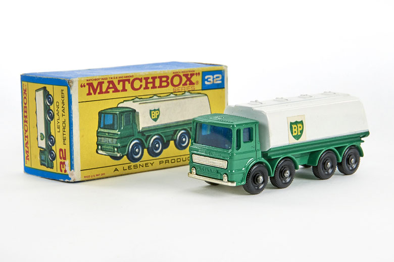 Matchbox 32 Leyland Petrol Tanker