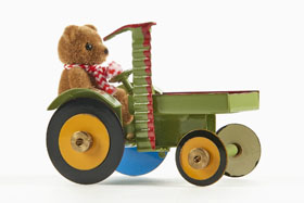 Tucher & Walther Miniatur-Traktoren mit Mini-Bären