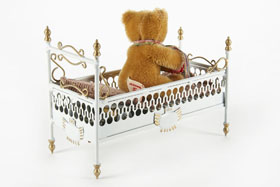 Tucher & Walther Sondermodell T 439 Ziehharmonika-Teddy im Bett